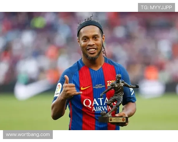 全球足球巨星海报汇聚展现足球魅力与激情的视觉盛宴 全球足球巨星海报汇聚展现足球魅力与激情的视觉盛宴