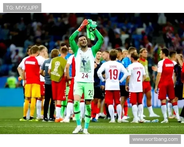 克罗地亚足球明星10号的辉煌历程与传奇瞬间回顾 克罗地亚足球明星10号的辉煌历程与传奇瞬间回顾