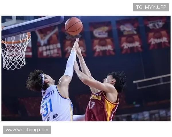 重庆篮球队区域防守解析:深度剖析战术与执行力的完美结合 重庆篮球队区域防守解析:深度剖析战术与执行力的完美结合